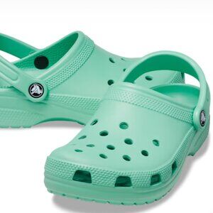 CROC CLASSIC CLOG in Jade Stone